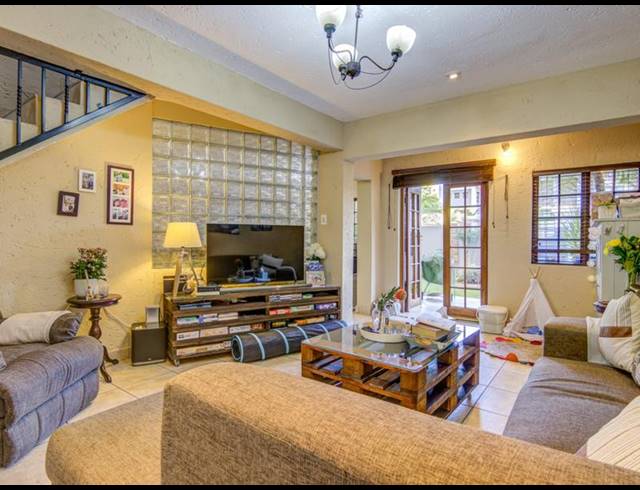 3 BEDROOM TOWNHOUSE FOR SALE IN BLUE GILL